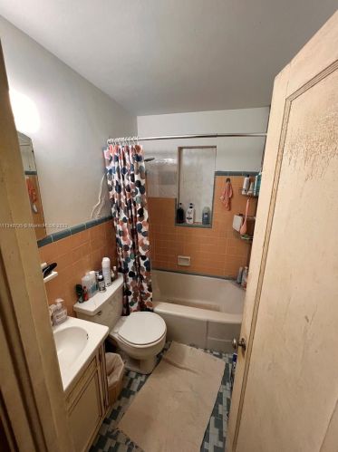 439 47th St, West Palm Beach FL  33407-2939 exterior