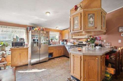 24 Bennett Way, Newmarket NH 03857-2341 exterior