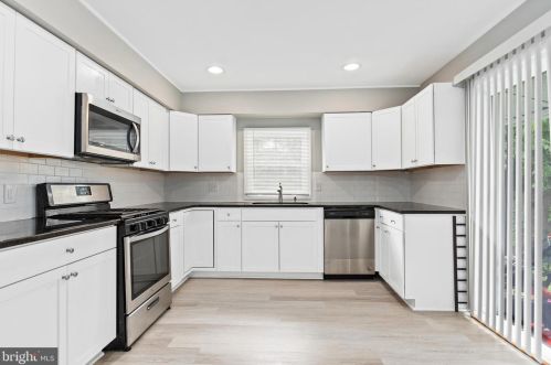 681 Washington Ave, West Deptford NJ  08096-3544 exterior