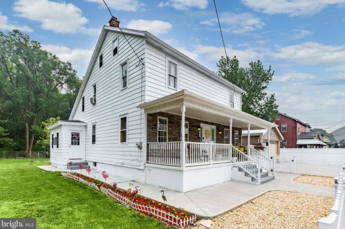 184 Beaver Brook Rd, Hazle Township, PA 18201-7879