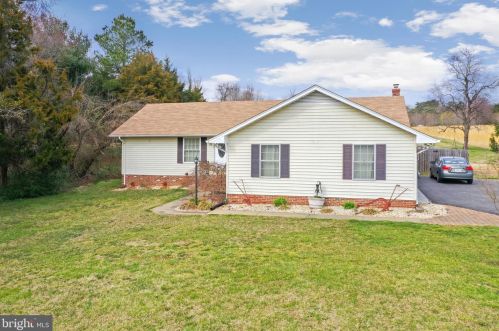 909 White Oak Rd, Fredericksburg, VA 22405-3617