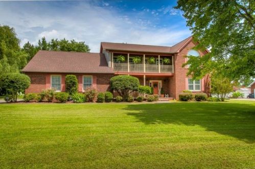 1065 Rotherwood Dr, Kingsport, TN 37660-7260