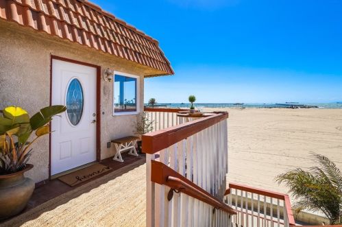 1531 Seal Way, Seal Beach, CA 90740-6573