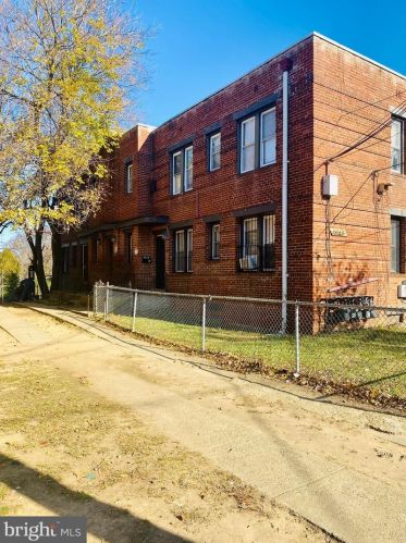 4648 Hillside Rd, Washington, DC 20019-4971