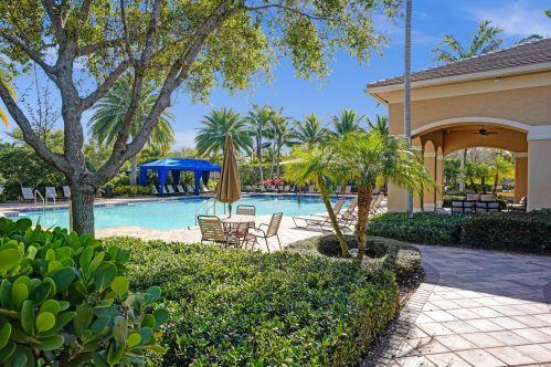 8115 Brigamar Isles Ave, Boynton Beach FL  33473-5015 exterior