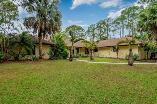 8212 150th Ct, West Palm Beach, FL 33418-7349