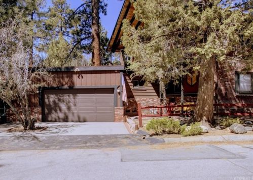 1029 Feather Mountain Dr, Big Bear City, CA