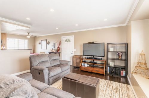 9824 Arkansas St, Bellflower, CA 90706-5914