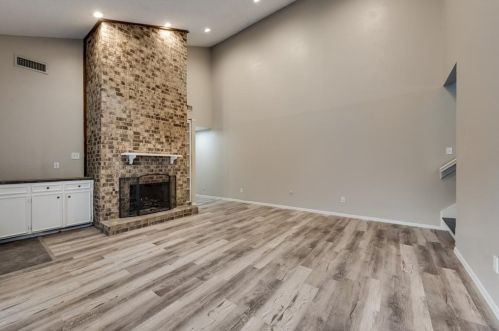 351 Towne House Ln, Richardson TX  75081-3525 exterior
