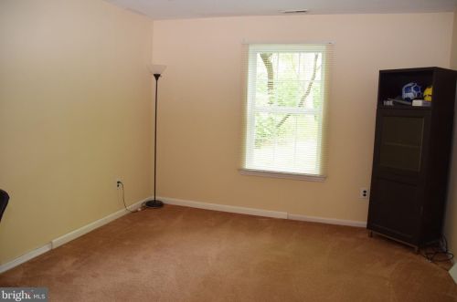 216 Stone Hurst Ct, New Castle DE  19720-3946 exterior