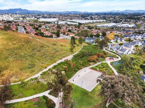 1818 Blackhawk Ave, Oceanside CA  92056-2908 exterior