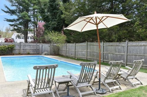 1463 Frenchtown Rd, Warwick RI  02818-1310 exterior
