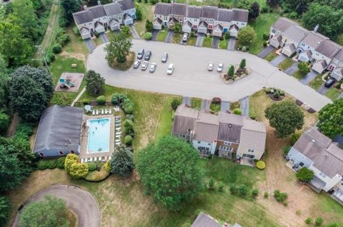 47 New London Ln, Oakmont PA  15139-1100 exterior