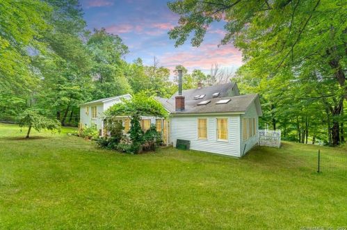 477 Torrington Rd, Litchfield, CT 06759-2706