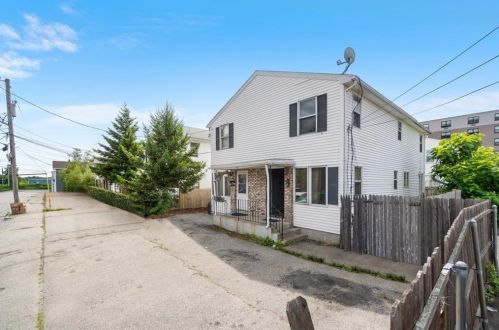 519 Dexter St, Providence, RI 02907-2912