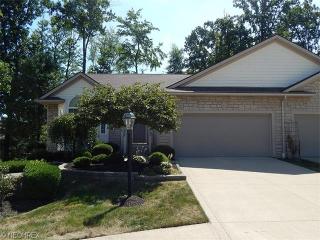 731 Ledgerock Cir, Brunswick, OH 44212-5532
