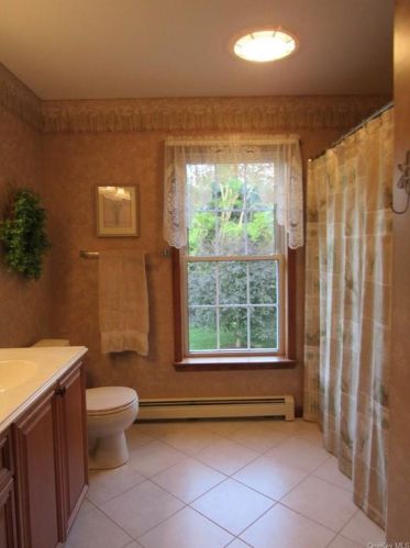 13 Liberty Ct, Montgomery NY  12549-2041 exterior