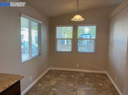 1462 Salamanca Ave, Hayward CA  94544-6256 exterior