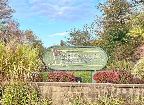 74 Links Dr, New Castle, PA 16101-6270