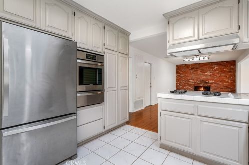 1278 Carmel Dr, Simi Valley CA  93065-4118 exterior