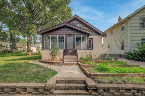 1815 Benson Ave, Saint Paul, MN 55116-3211