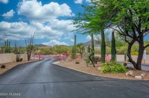 1851 Coral Bells Dr, Tucson, AZ 85745-5224