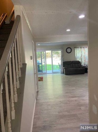 1023 Ash Dr, Mahwah NJ  07430-2348 exterior