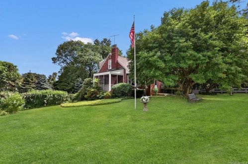 15 Summit St, Elmsford, NY 10523-3737