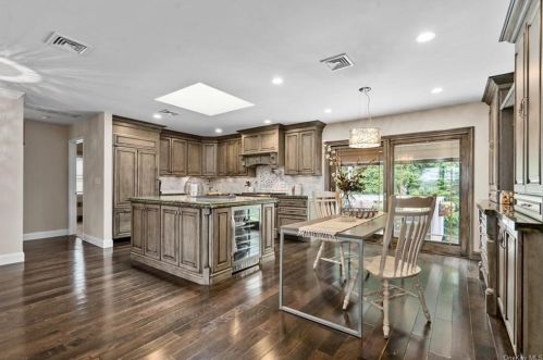 239 Davis Ave, White Plains NY  10605-3213 exterior