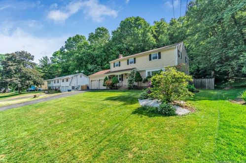 6 Sylvia Ln, Windsor, CT 06095-2337
