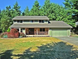 5530 Saint Charles Loop, Olympia, WA 98516-9590