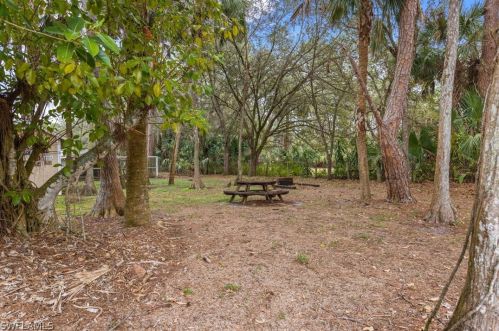 561 20th Ave, Naples FL  34120-3372 exterior