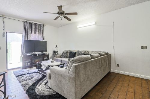 8610 67 Dr, Peoria AZ 85383-7103 exterior