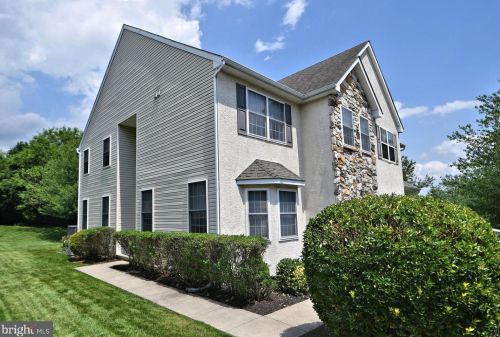 933 Heritage Dr, Norristown, PA 19403-3876