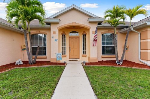 2878 Pace Dr, Fort Pierce, FL 34984-6219