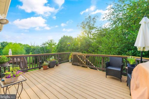 10056 Naughton Ct, Bristow VA  20136-3068 exterior