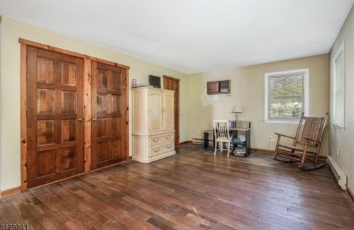 518 Route 31, East Amwell Township NJ  08551-1221 exterior