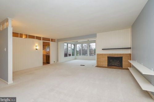7317 Pinewood St, Falls Church VA  22046-2725 exterior