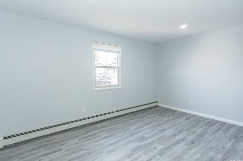 136 Bishop Rd, Babylon NY  11704-5246 exterior