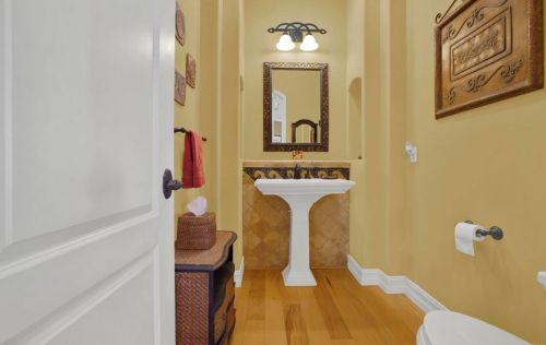 30419 Canyon Estates Rd, Vista CA  92084-1043 exterior