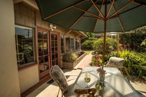 1857 Denver St, San Diego CA 92110-3335 exterior