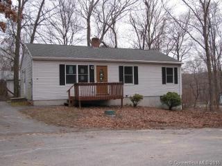 20 Dudley St, Putnam, CT 06260-3218