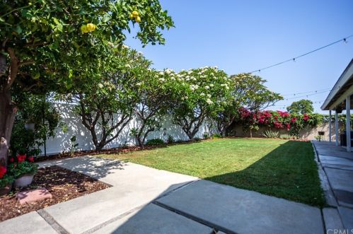 11801 La Serna Dr, Whittier CA  90604-3250 exterior