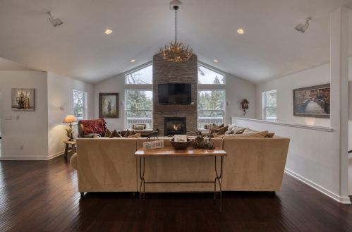 6566 Topaz Dr, Pacific House, CA 95726-9279