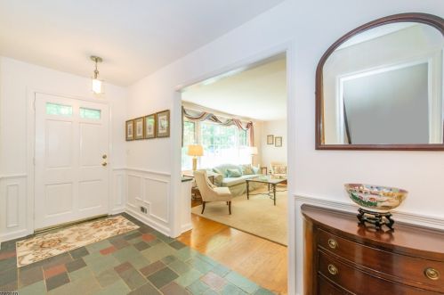 59 Raynor Rd, Morristown NJ  07960-2516 exterior