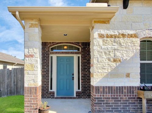 9435 Elliotts Ct, Conroe TX  77304-7201 exterior