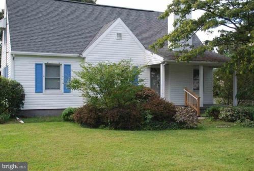 1832 Spg Rd, Carlisle PA  17013-1151 exterior