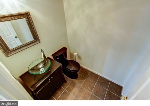 458 Country Club Dr, Lansdale, PA 19446-1464