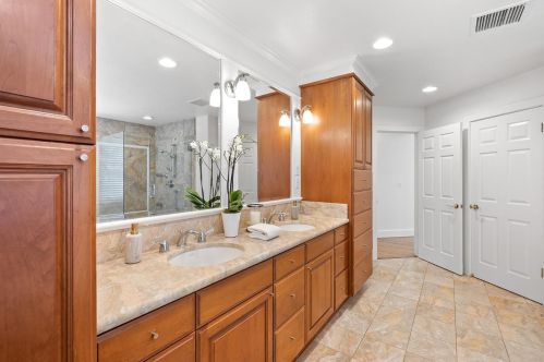 18931 Fernbrook Ct, Saratoga CA  95070-3424 exterior