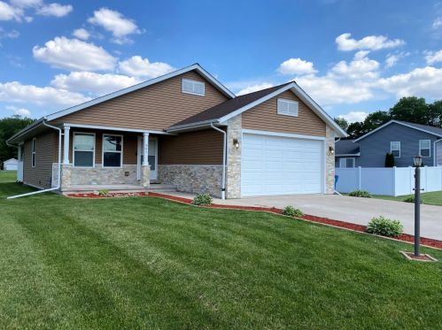 901 Sharyn St, Kouts, IN 46347-9453